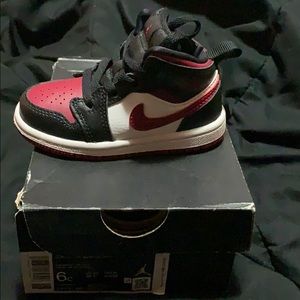 Jordan 1 Mid